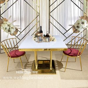 Cake table