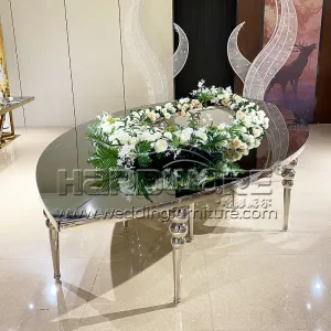 Serpentine Wedding Table