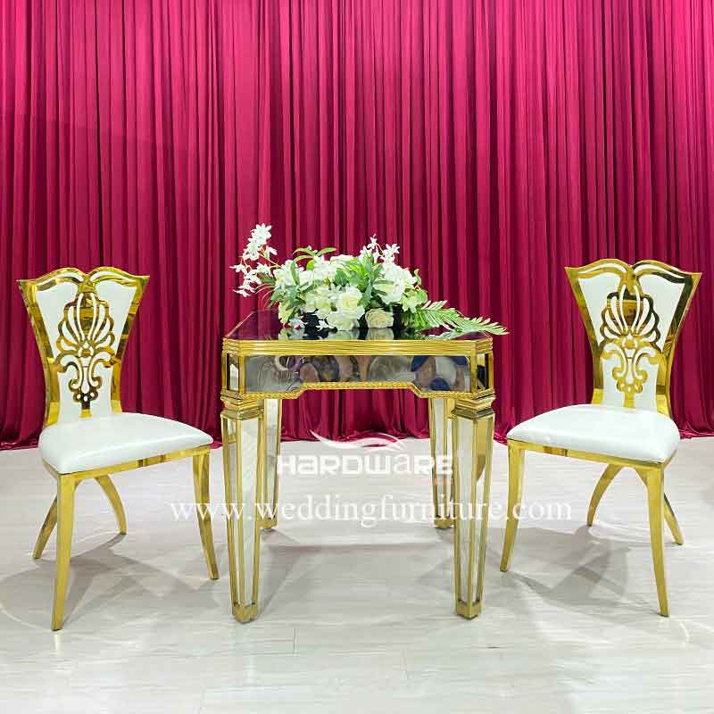 Gold cake table
