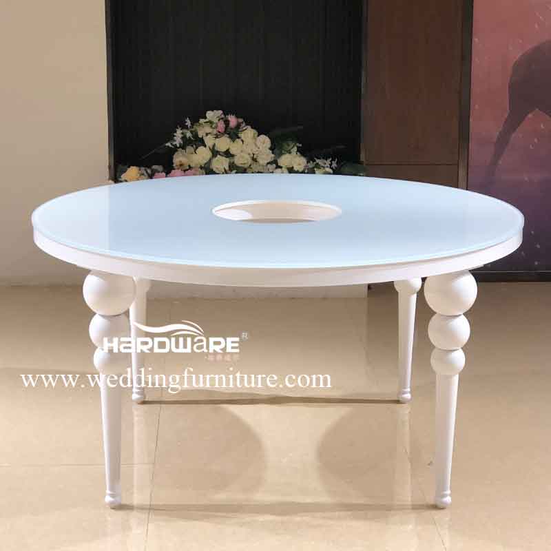 Glass tables for weddings