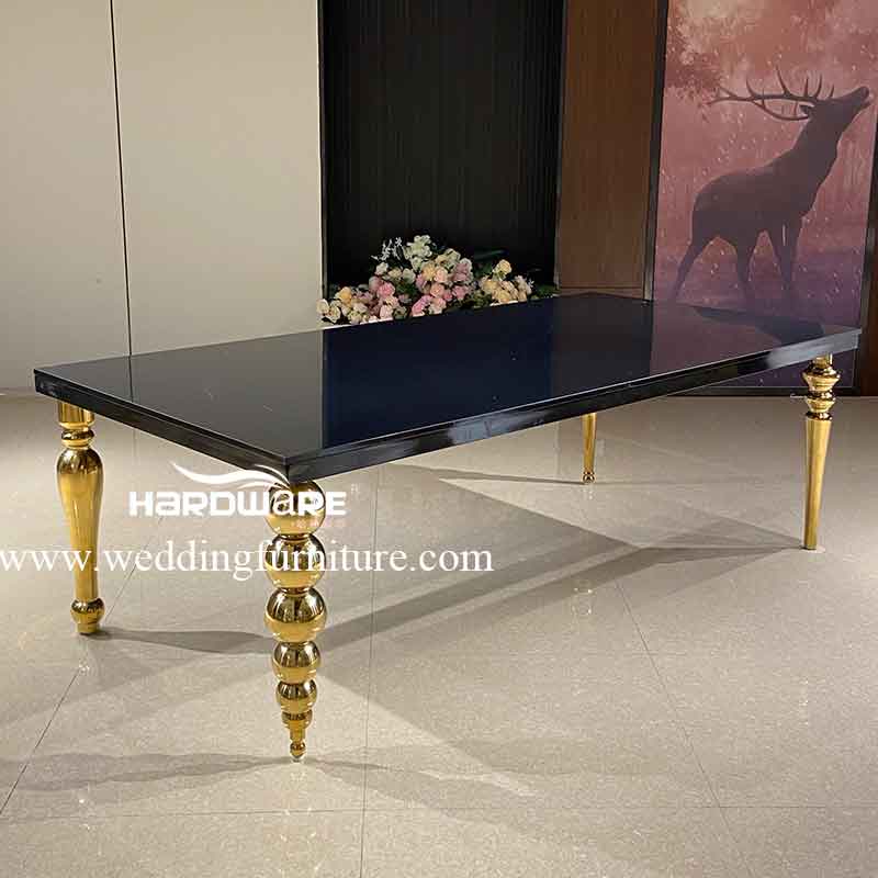 Gold wedding table