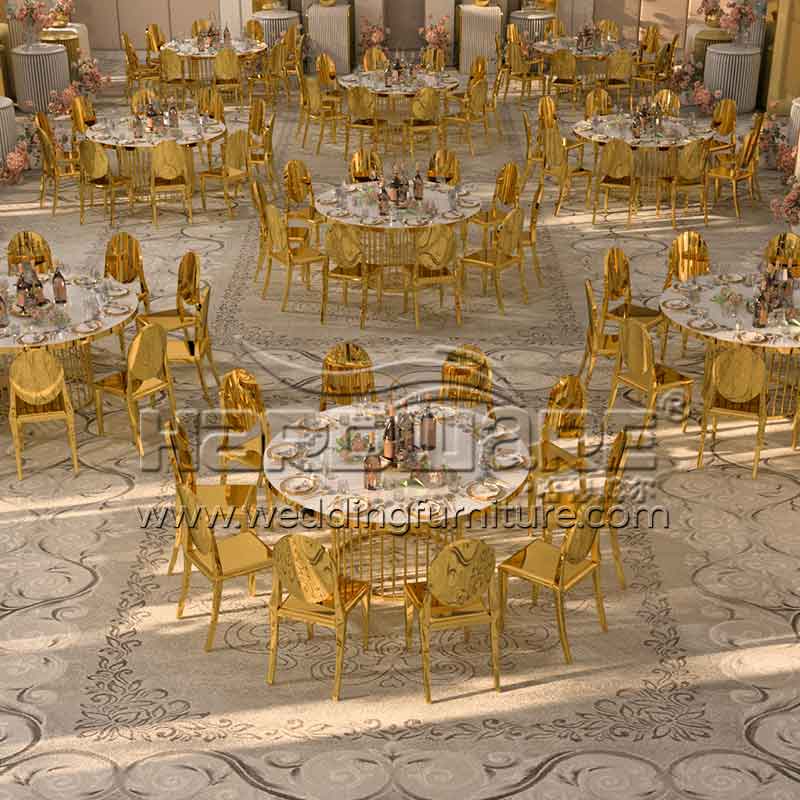 Main table at wedding