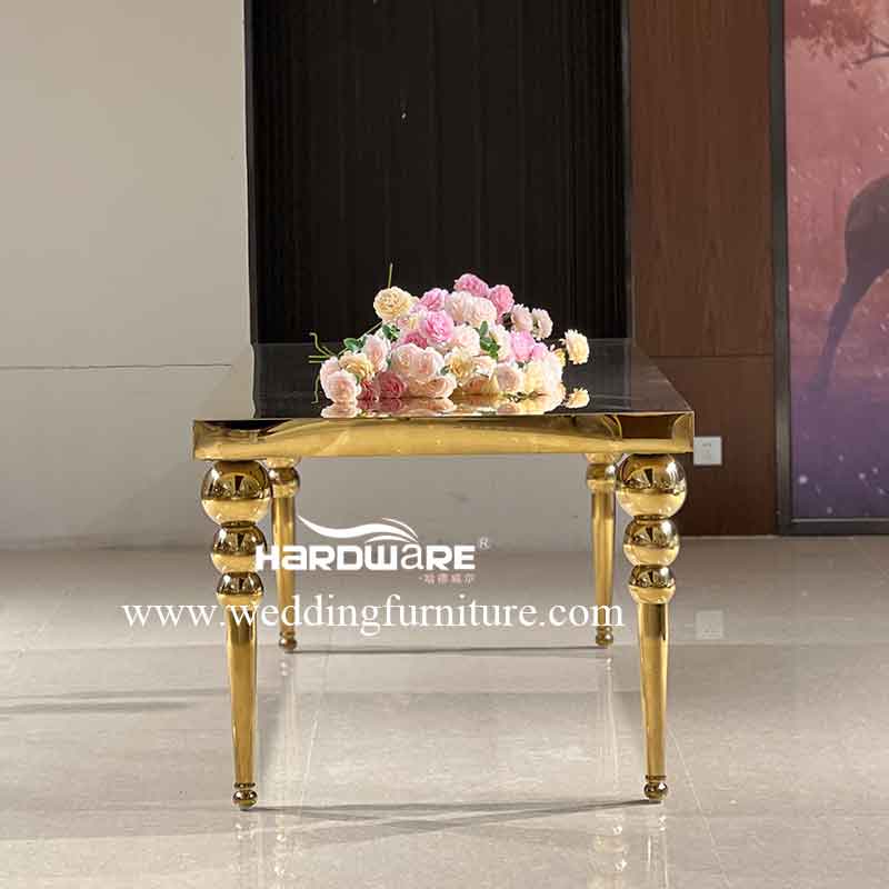 Golden wedding table