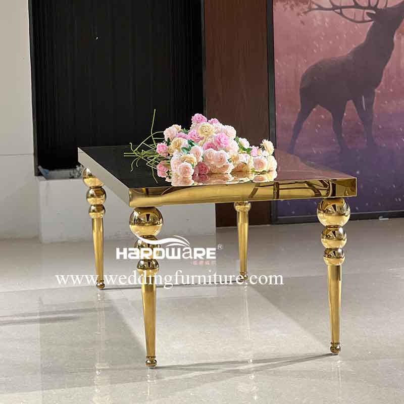Golden wedding table
