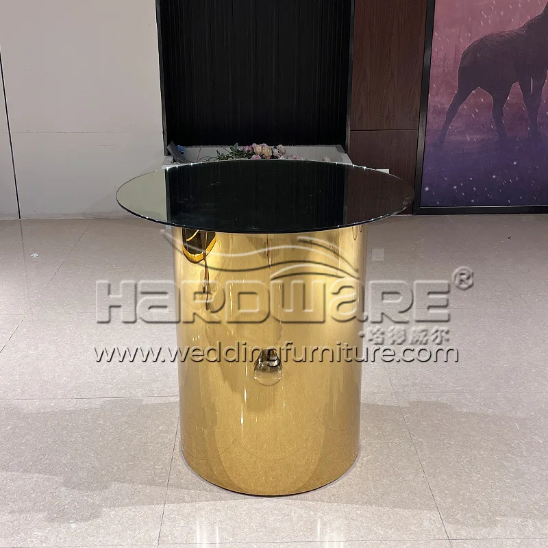 Bridal shower cake table