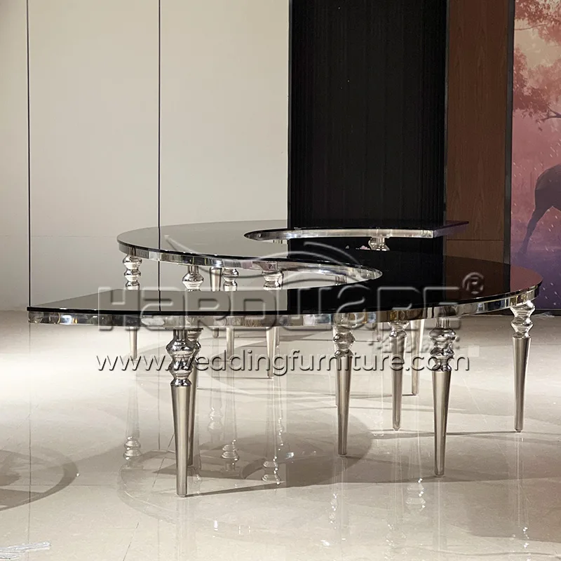 Serpentine Table Wedding