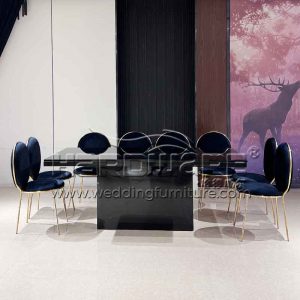 Contemporary dining table set