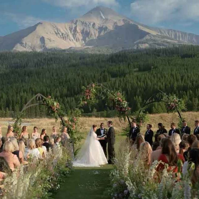 Outdoor Wedding Aisle Decor