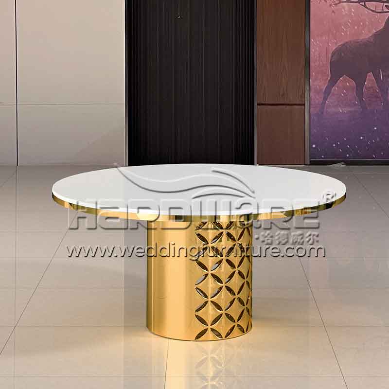 Gold banquet table