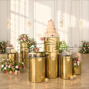 Gold flower pillars