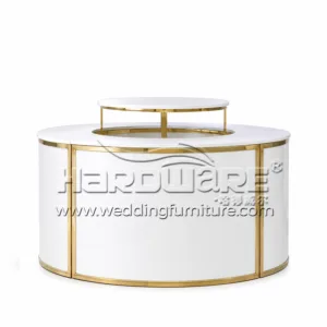 Elegant Wedding Cake Table