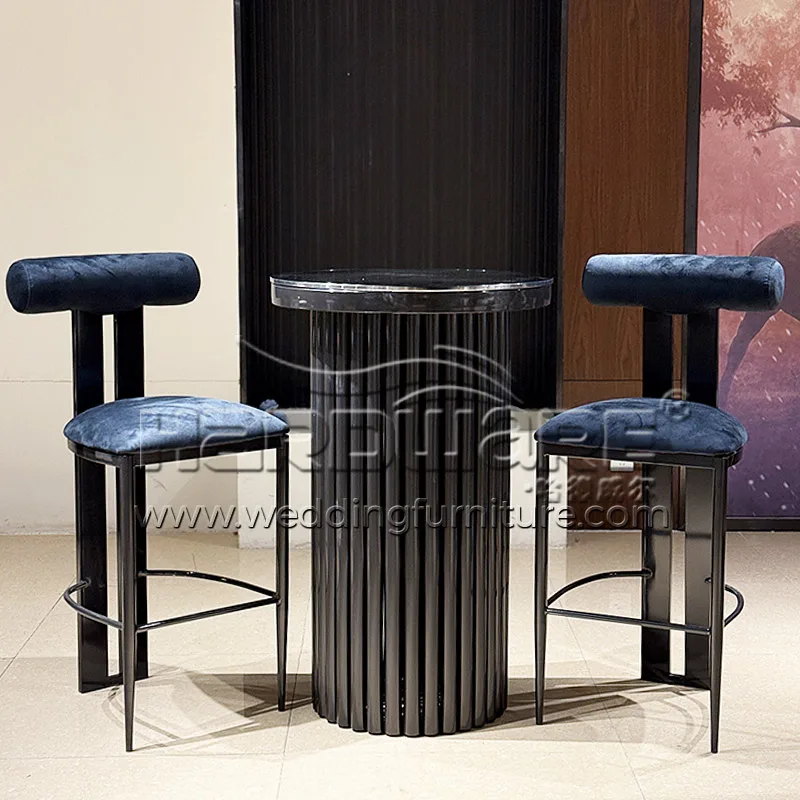 Circle High Top Table