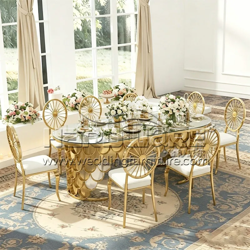 Scalloped Scale Wedding Table with Oval Mirror Glass